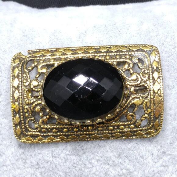Freirich Victorian Revival Black Glass Filigree Brooch Gold Plated 1960s - Picture 10 of 10